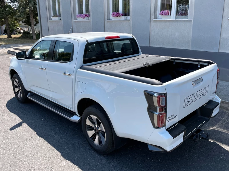 Ролетна Щора RealTruck MRC2000 – черна – Isuzu D-Max D/C 2020-2024