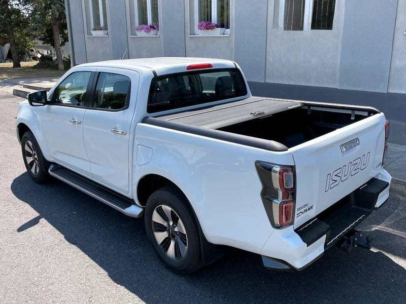 Ролетна щора RealTruck MRC2000 – черна – Isuzu D-Max D/C (2020+)