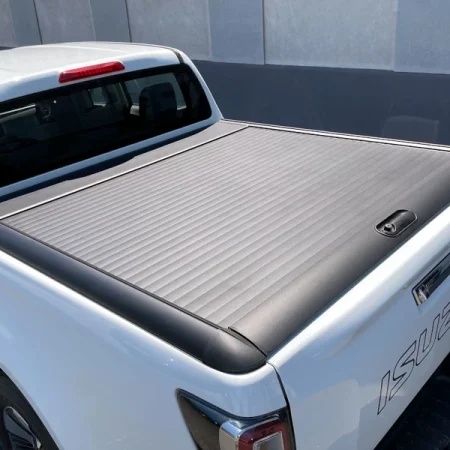 Ролетна щора RealTruck MRC2000 – черна – Isuzu D-Max D/C (2020+)