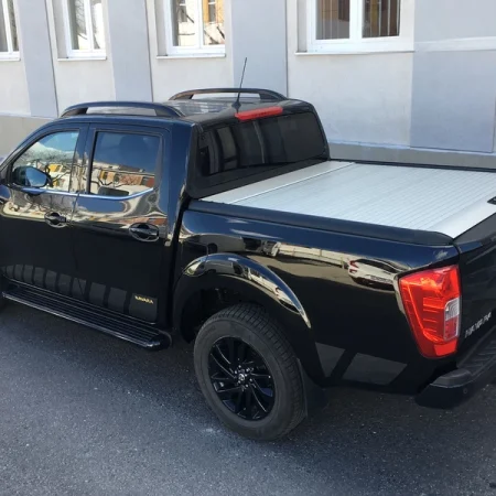 Ролетна щора RealTruck MRC2000 – сребриста – Nissan Navara / Renault Alaskan D/C (2015+)