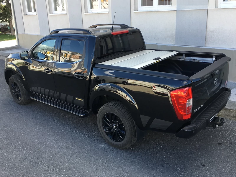 Ролетна щора RealTruck MRC2000 – сребриста – Nissan Navara / Renault Alaskan D/C (2015+)