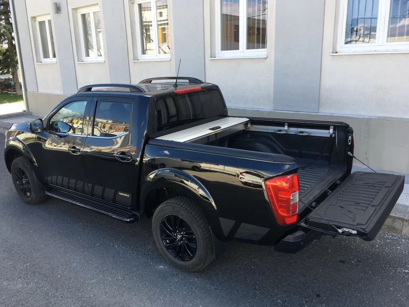 Ролетна щора RealTruck MRC2000 – сребриста – Nissan Navara / Renault Alaskan D/C (2015+)
