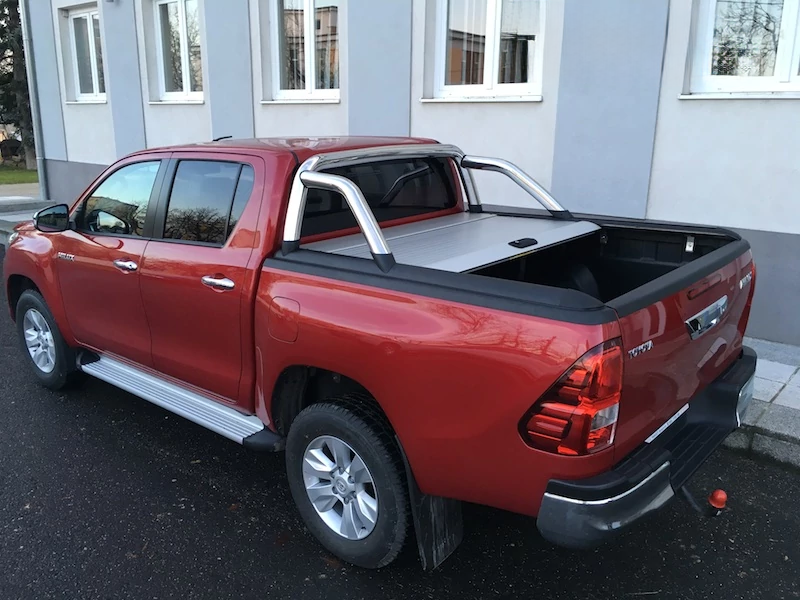 Ролетна щора RealTruck MRC2000 – сребриста – Toyota Hilux D/C (2016+)