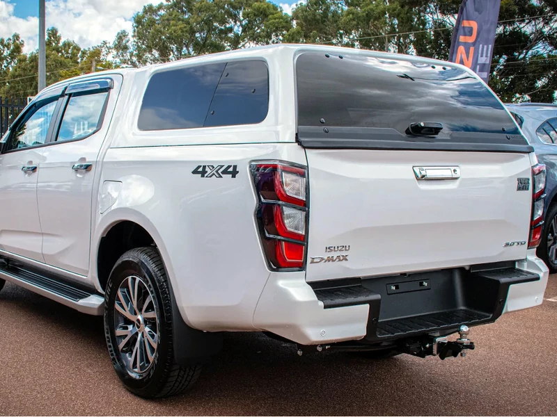 Хардтоп Aeroklas Stylish – изкачащ навън страничен прозорец – цветови вариации – Isuzu D/C 2025-