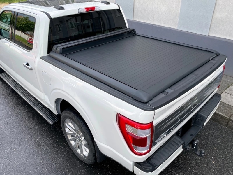 Ролетна щора RealTruck EVOm Manual – черна – Ford F-150 (2015+) 5.5ft