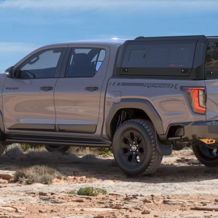 RhinoMan Xtreme Matt Black Алуминиев хардтоп за Toyota Hilux Double Cab (2026+) – Повдигащи се странични прозорци и повдигащ се заден прозорец