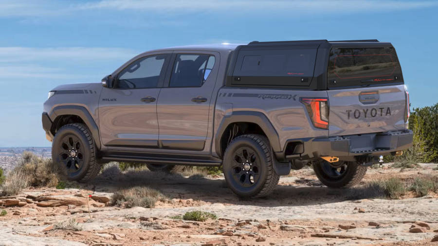 RhinoMan Xtreme Matt Black Алуминиев хардтоп за Toyota Hilux Double Cab (2026+) – Повдигащи се странични прозорци и повдигащ се заден прозорец
