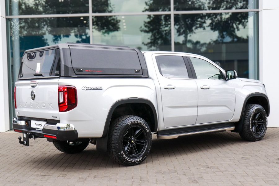 RhinoMan Xpedition Matt Black Алуминиев хардтоп за Volkswagen Amarok Double Cab (2023+) – Повдигащи се странични капаци и повдигащ се заден прозорец
