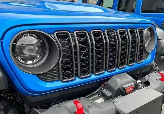 2024+ Style Front Grille with Camera Opening – Jeep Wrangler JL/JLU/4XE / Gladiator JT 2018+