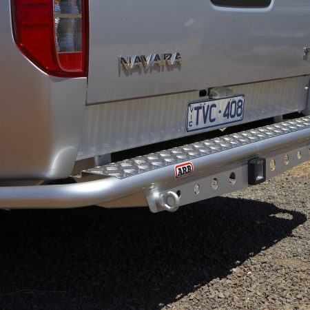 Задна броня със стъпало и теглич ARB Deluxe – Nissan Navara D40 (2005–2015)